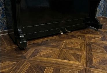 Upright piano – klassik qara rəngli, taxta korpuslu. Xüsusiyyətlər: - — 4