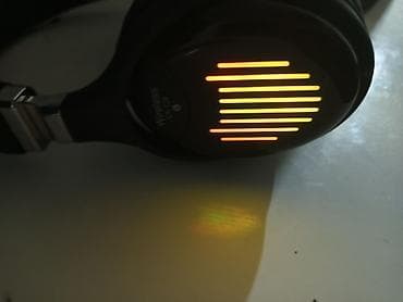 RGB işıqlanmalı simsiz qulaqlıq - Model qeyd: “Wireless CK-19” yazısı — 2