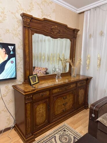 Ev üçün dekor: İşlənmiş, Açılan, 2 qapılı Düz dolab, Servant, Malayziya — 1