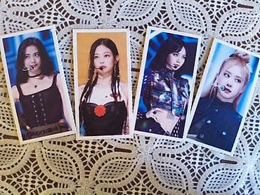 BLACKPINK foto kartları seti - Məzmun: 4 ədəd foto kart – səhnə