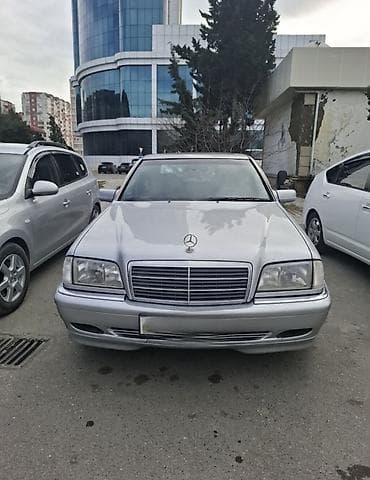 diski satisi: Mercedes-Benz sedan (C-sinfi W202) — gümüşü rəng Mühərrik və sürətlər — 3