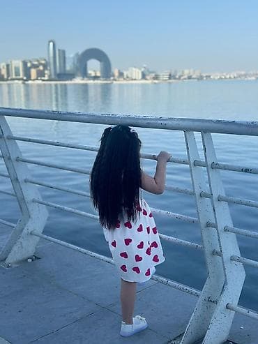 Uşaq paltarı – ağ rəngdə, qırmızı ürək naxışlı yay donu - Model