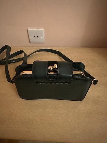 mekteb çanta: Tund yashil rengli deri canta kicik olcudedir yenidir 25 manat — 6