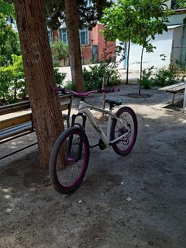 volta: Dirt/Street tipli velosiped - Rəng: ağ gövdə, bənövşəyi detallarla — 2