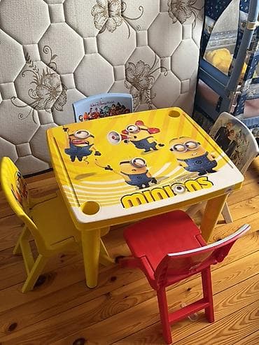 masa ev: Uşaq üçün masa-stul dəsti - Dizayn: Minions temalı, parlaq sarı-ağ — 1