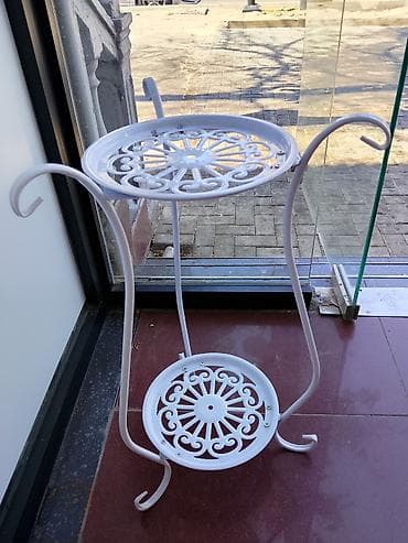 ref: İki mərtəbəli metal güldan/bitki stendi
yüngül daşinmasi rahat — 1