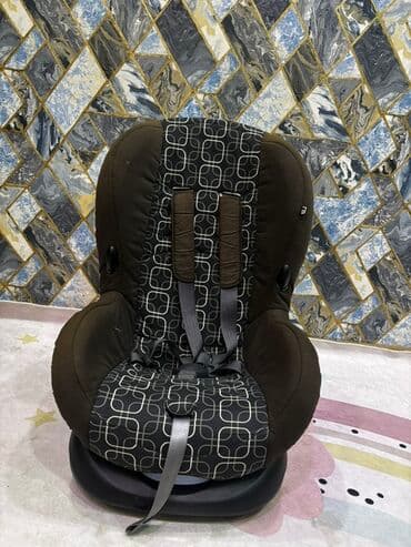 Mothercaredən alınıb, uşaq avtomobil oturacağı. 9-18 kq -ya uyğundur