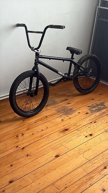 velasped: BMX velosiped.
Əlavə məlumat üçün yazın və ya zəng edin — 2