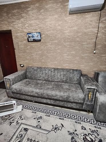 Divan satilir 250 manat.Acilan bazali.Yeni kimidir.Unvan Qarayev.SH