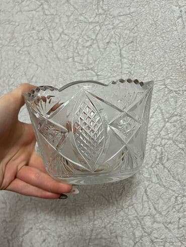 Xrustal kəsim qab - Material: qalın, şəffaf kəsim xrustal - Forma