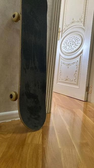 hoverboard 2 el: Skateboard – tam komplekt - Taxta: klassik skeytbord deki, üst tərəfi — 1