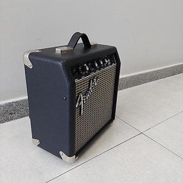 klas 6: Fender Frontman 10G gitar gücləndiricisi - Güc: 10W - Dinamik: 6" — 4