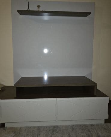 аренда помещений под ресторан: Akrille boyanib uzeri heç bir boyuk deffekti yoxdur çox keyfiyyetli Tv — 1