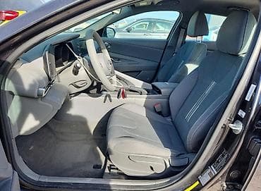 masin səkilləri: Hyundai Elantra, qara rəng, sedan kuzov. Əsas xüsusiyyətlər: - — 9