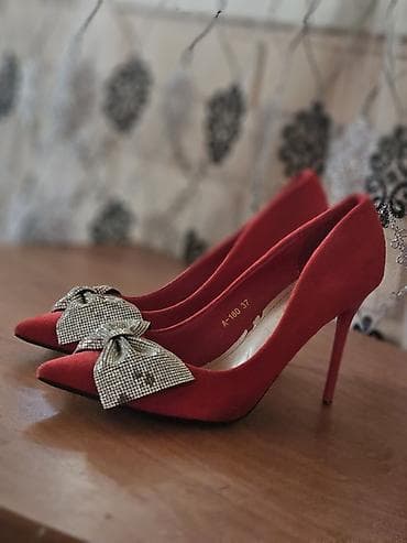 черные мужские мокасины: Qadın ayaqqabı dəsti 1) Qırmızı stiletto tuflilər - Model: A-180 - — 2