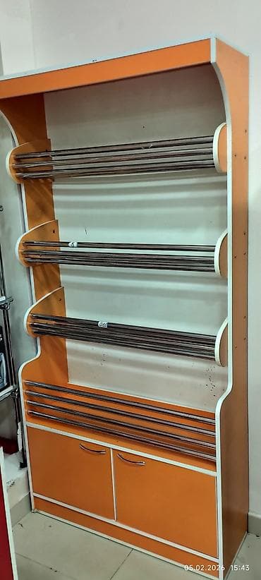 Mağaza üçün vitrin/stend – paltar asqısı sistemi kök - Material