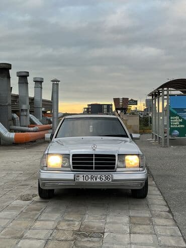 купить бмв в баку: Mercedes-Benz E 220: 2.2 л | 1993 г. Седан — 1