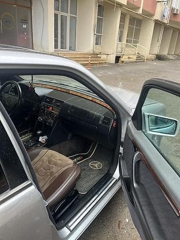 akumlyator alisi: Mercedes-Benz C-Class: 2.2 l | 1996 il Sedan — 10