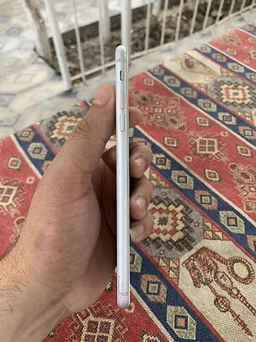 note 15 pro max: IPhone 8 Plus, 64 GB, Ağ, Barmaq izi, Simsiz şarj — 5