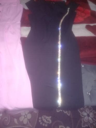 cicekli don: Qadın geyimləri – 3 fərqli don - Modellər: - Zümrüd-yaşıl don — 4