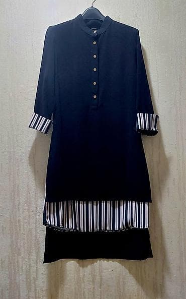 Qadın tunik - Rəng: qara, alt qat və manjetlərdə ağ-navy-çəhrayı