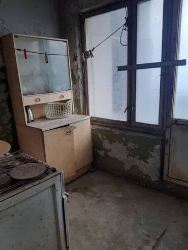 9 ci mikrorayon satilan evler: Bakı, 3 otaqlı, Köhnə tikili, m. Həzi Aslanov, 75000 kv. m — 4