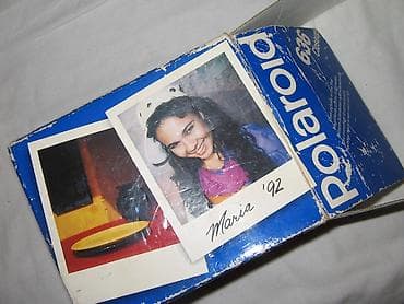 polaroid camera: Fotoaparat Polaroid. Cox az istifade olunub. demek olar ki — 4