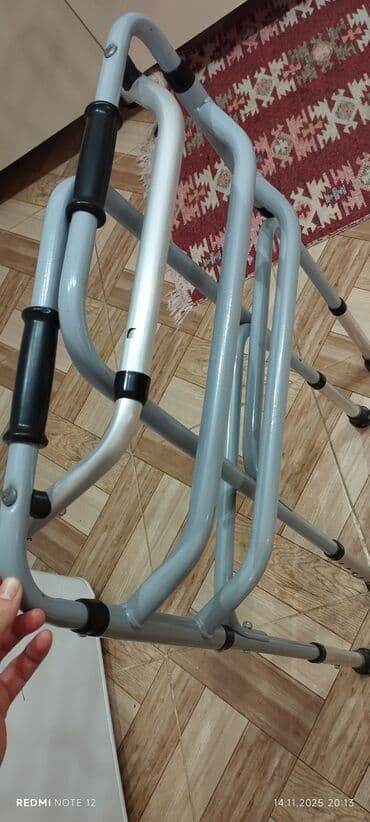 Yerimək üçün arabalar, çəliklər, əsalar, rollatorlar: Yürüyüş çərçivəsi (walker) - Material: yüngül, möhkəm metal karkas - — 3