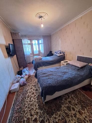 koroğluda kiraye ev: Neftcilər metrosu.5 in 4 cü mərtəbəsi 3 otaq .bir qiz tələb olunur 150 — 1