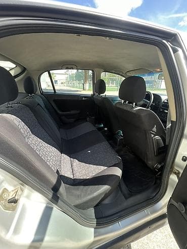 Opel: Opel Astra G hatchback – gümüşü rəng, 5 qapı, 5 yerlik salon. Texniki — 5