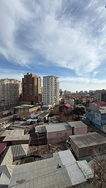 Mənzillərin satışı: 8 noyabr ərazisi . Bakı şəhərində geniş mənzərəli mənzil - Yüksək — 2