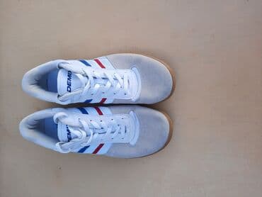 kişilər ucun qacış krossovkaları: Demix brendinin idman krossovkaları - Rəng: ağ üst hissə, boz süet — 4