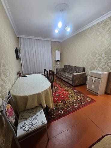 Mənzillərin satışı: Kirayə üçün tam mebellı 2 otaqlı mənzil - Geniş və işıqlı zal: divan — 2