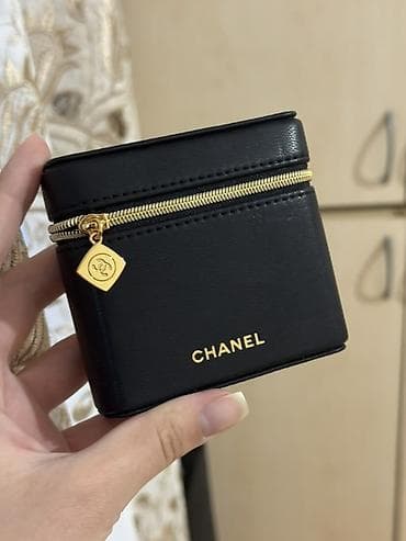 Chanel mini dəri qutu/kosmetik etui - Rəng: qara, qızılı detallarla -