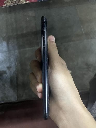 iphone se 2020 bakida: IPhone SE 2020, 256 GB, Qara, Barmaq izi — 4