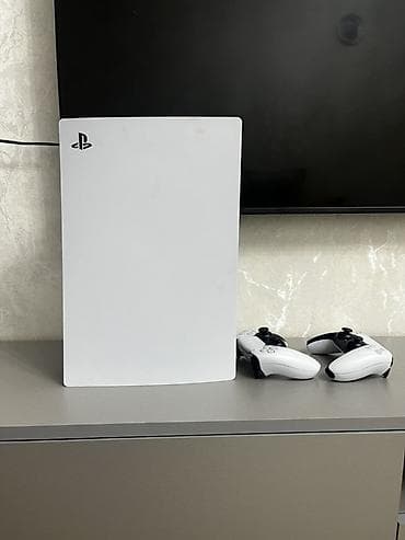 PS4 (Sony Playstation 4): PlayStation 5 oyun konsolu - Model: PlayStation 5 (ağ korpus, Sony — 2