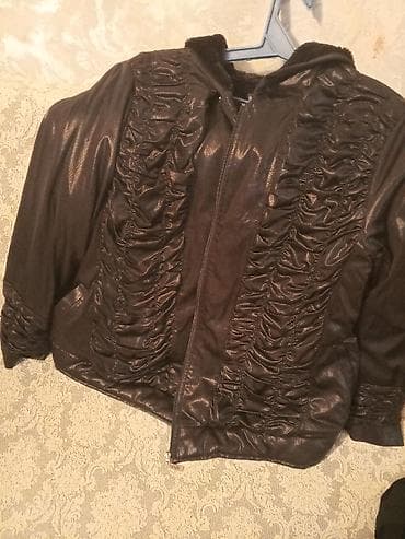 Qadın gödəkçəsi – qara rəngdə, fermuarlı. - 5 AZN böyük beden kurtka lalafo.az -da Qadın gödəkçəsi – qara rəngdə, fermuarlı. - 5 AZN böyük beden kurtka