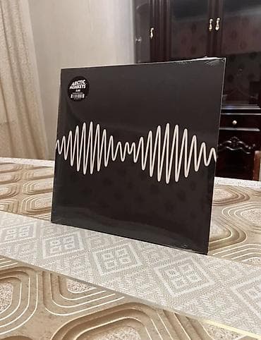 Arctic Monkeys – AM (vinil) Məhsul hal-hazırda əldədir, yenidir -