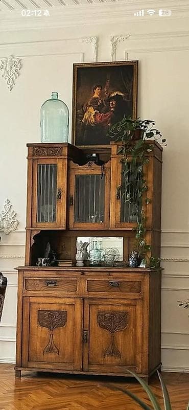 Antik üslubda taxta bufet-vitrin Restavrasiya olunmuş