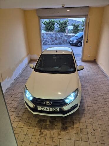 vaz 2103: Barter de var Lada Granta modelinin bu ağ rəngli sedanı dörd qapıya və — 4