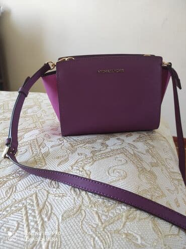 Çiyin çantası, Michael Kors