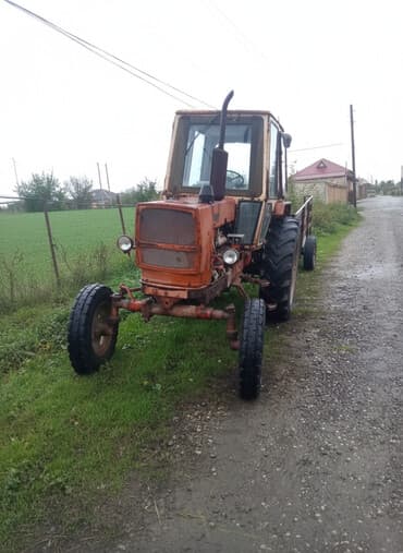 traktor zapçast: Traktor – kabinəli, arxa qoşqu çəkmək üçün yedəyi ilə - Marka/model — 6