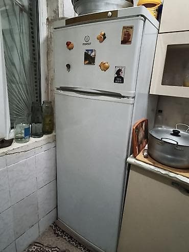 manqal satisi: 2 qapılı Indesit Soyuducu Satılır, rəng - Ağ — 4