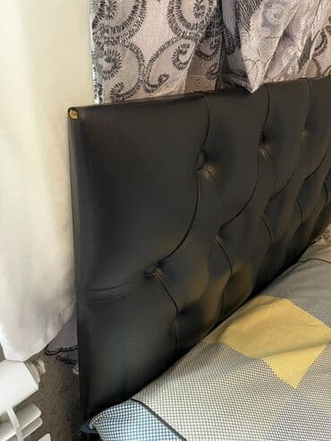 Диваны: Б/у, Односпальная кровать, С подъемным механизмом, С матрасом, Без выдвижных ящиков — 3