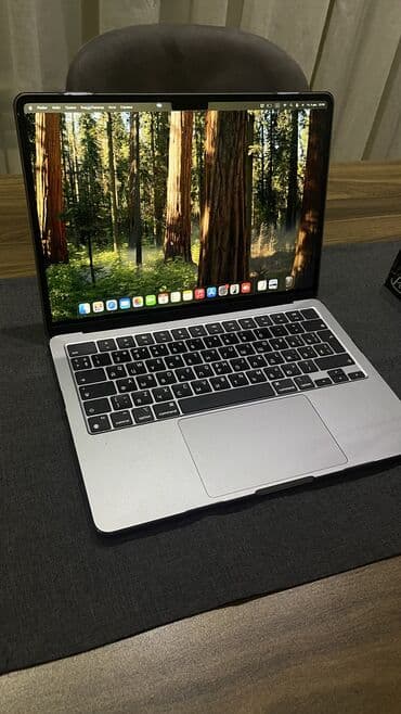 Macbook Air (Apple M2) 8gb Ram, 145 gb yaddash satilir. Ideal