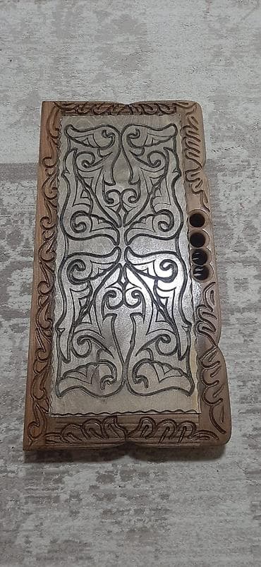 elektro akustik gitara: Nərd qoz agacinan — 1