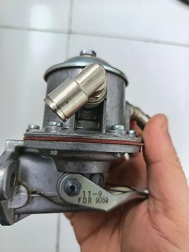 dizel qazel satisi: Məhsul: Mexaniki benzin nasosu Təsvir:2 eded dir. 1 ededi 35 azn - — 1