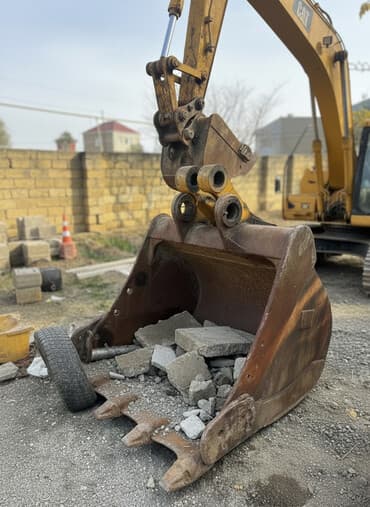 kia zapcastlari: Cat 330 D2L Ekskavatoru Ehtiyat hisələri mövcudur Kouş Yağ paylaycı — 1