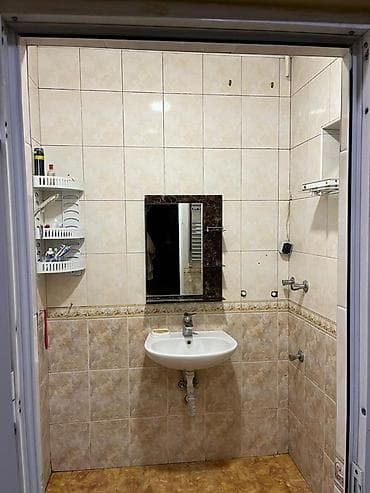 nerimanovda kiraye heyet evleri 2024: Geniş və işıqlı mənzil – tam mebellı - Böyük zal: klassik tavan — 5