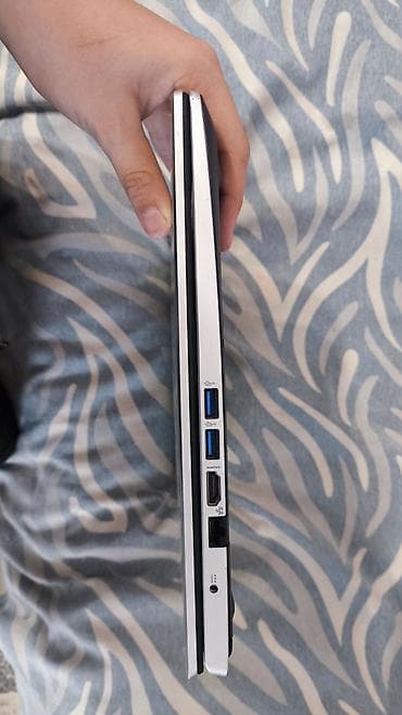 windows 10 pro: Heç bir problemi yoxdur işləməsində. Cüzi Cızıqları var. Ram 8gb DDR — 5